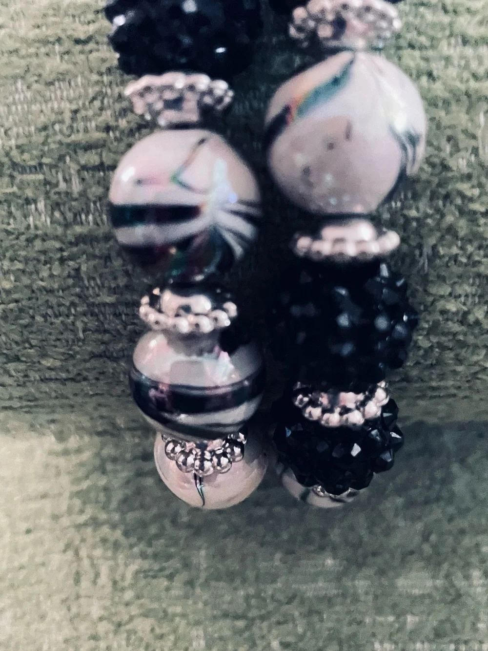 Marbled White & Black Bead on Memory Wire Stretch Bracelet